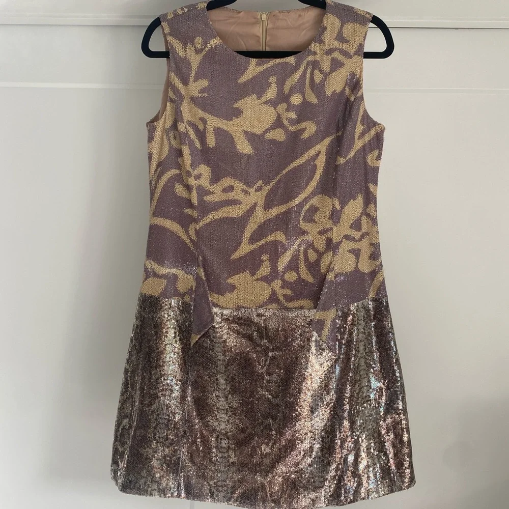 Gold and sequins Mini dress - Picture 1 of 11